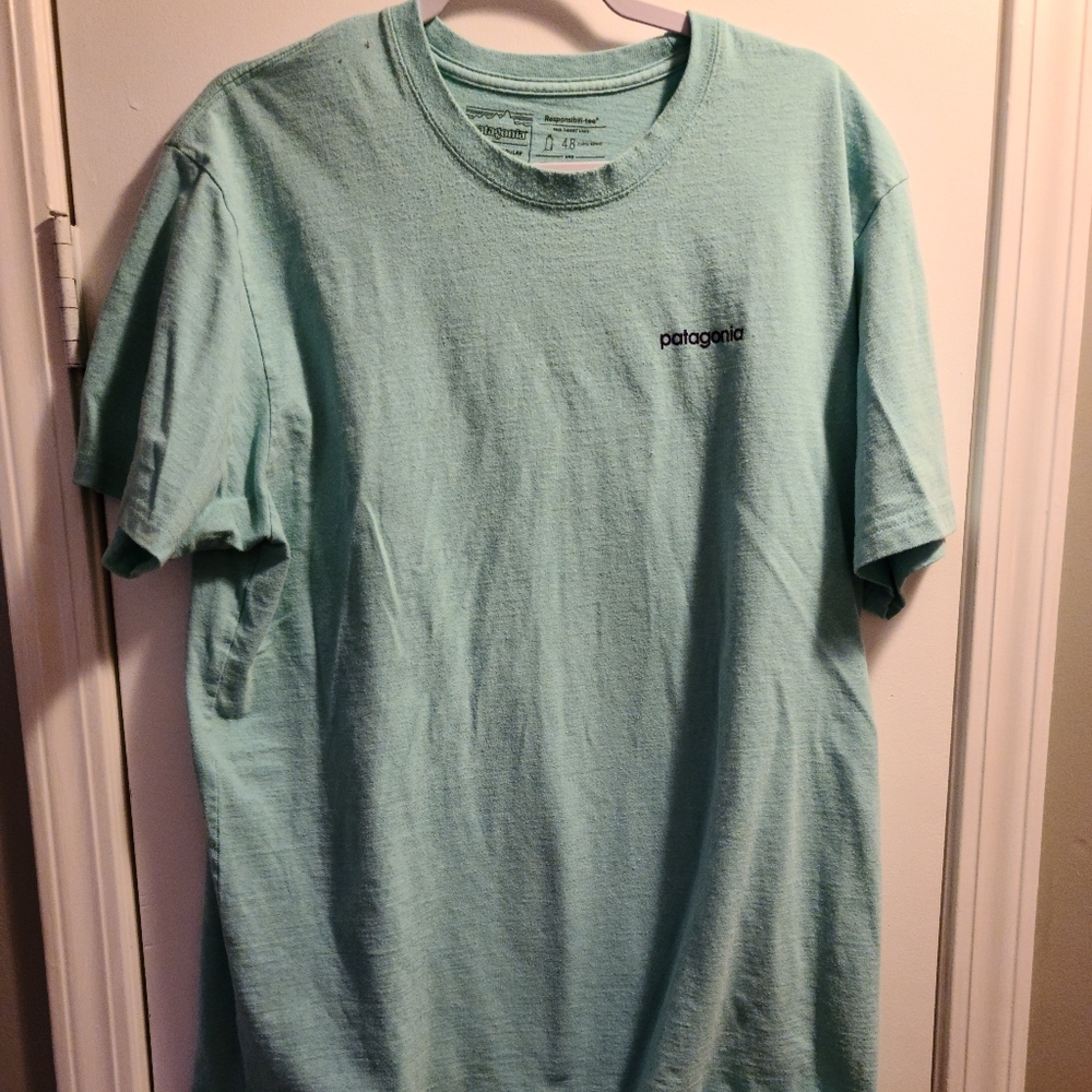 Gently worn mens short sleeve shirt